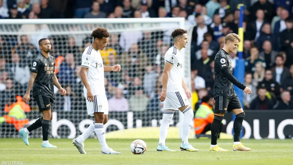 توقف مباراة ليدز وأرسنال