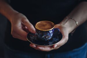 احذر شرب القهوة على معدة فارغة